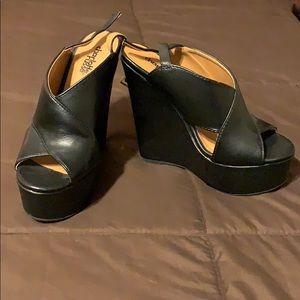 Black wedge heels